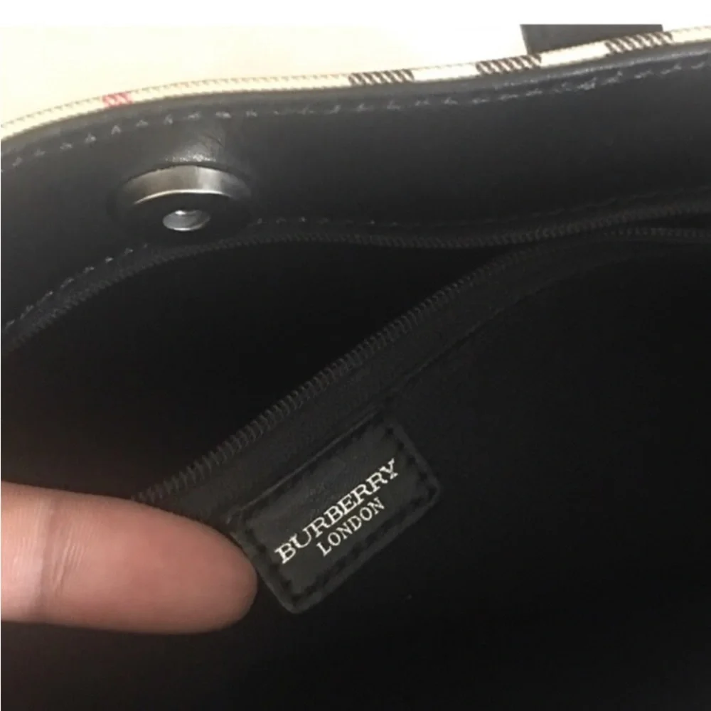 ✨💯Authentic Burberry Tote - Picture 6 of 6